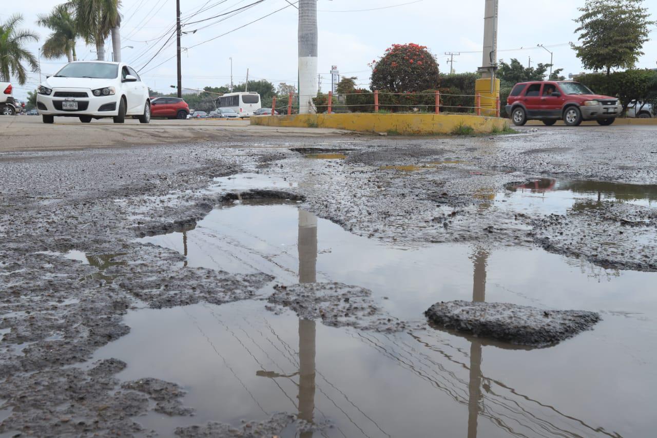 $!San Joaquín, Villa Verde y Villa Florida viven entre fugas de aguas negras