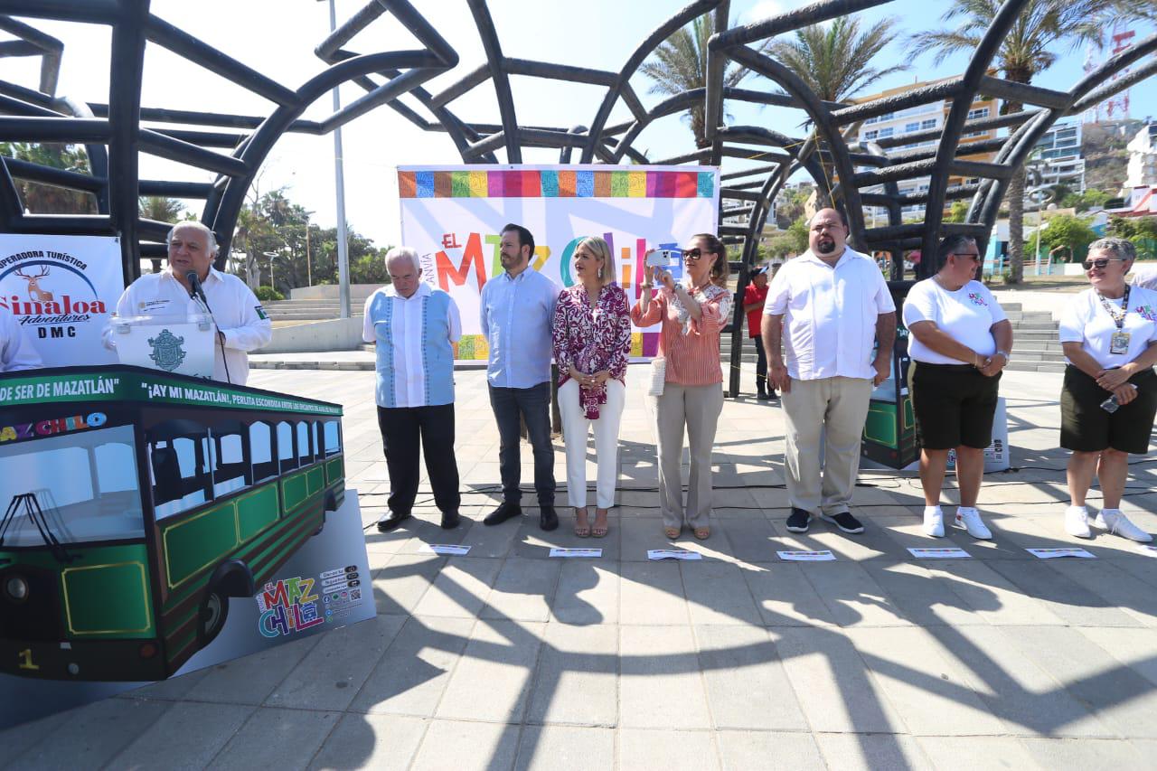 $!Echan a andar en Mazatlán el tranvía ‘El Maz Chilo’