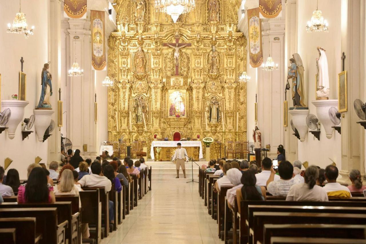 $!El Santuario de Nuestra Señora del Rosario fue el escenario perfecto para efectuar el concierto de aniversario del municipio.