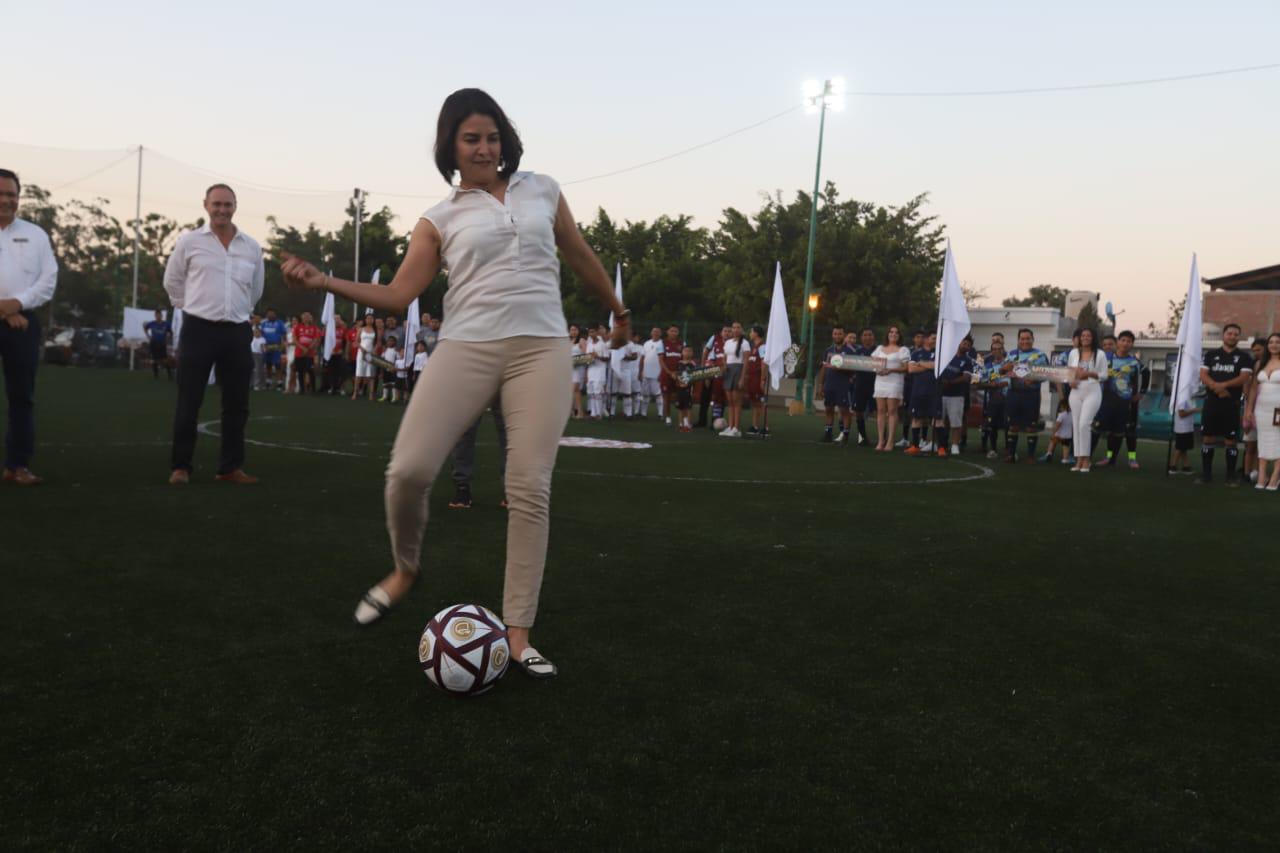 $!¡Fiesta completa se vive en Torneo Intramuros de Futbol El Cid!