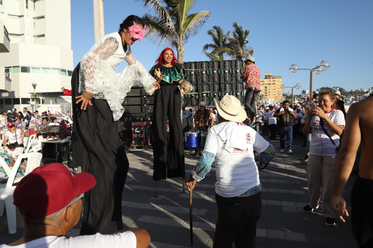 $!Acuden a Olas Altas más de 10 mil simpatizantes de Estrella Palacios par su cierre de campaña