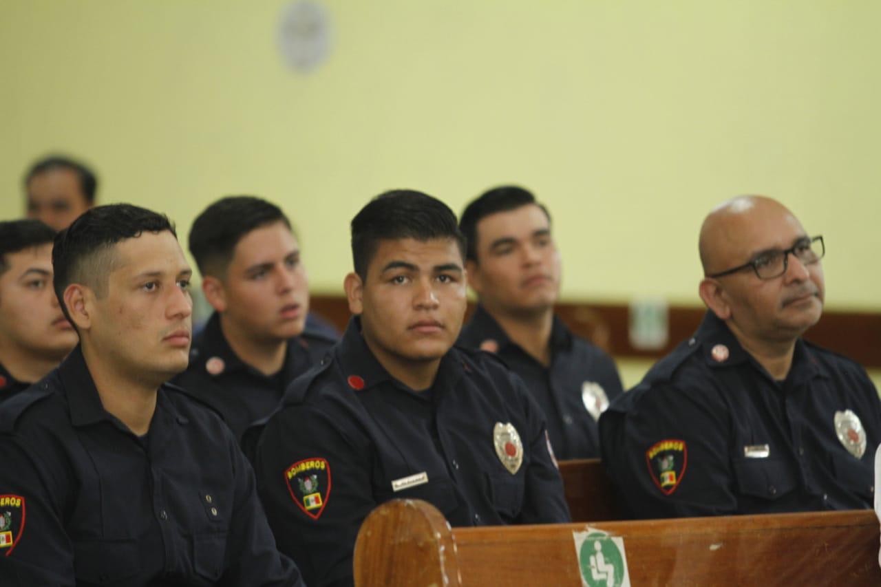 $!Destaca sacerdote que bomberos dejan todo por servir al prójimo