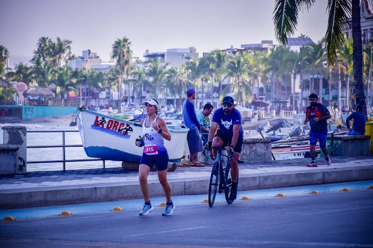 $!Impulsan Alcalde de Mazatlán y su esposa la detección oportuna del cáncer de mama