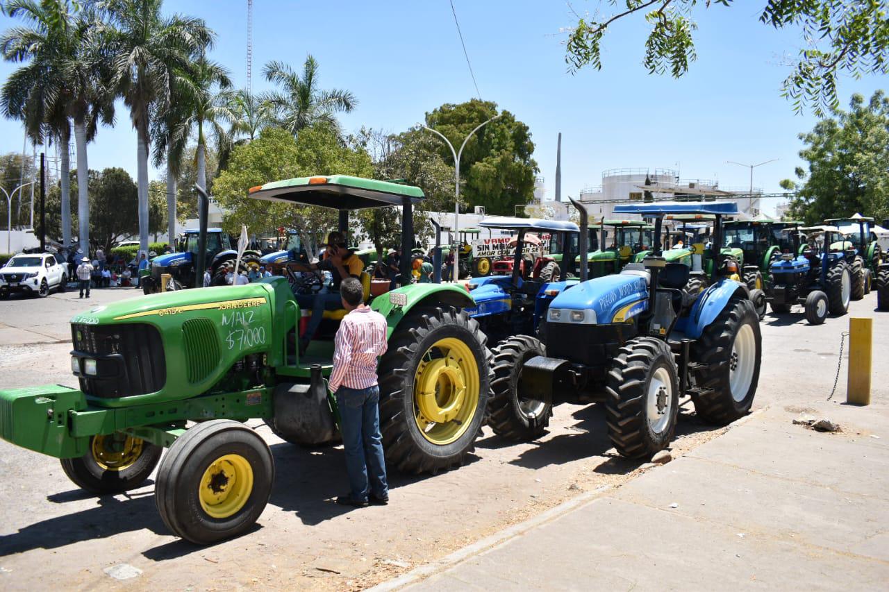 $!Mantendrán agricultores plantón hasta que solucionen sus demandas