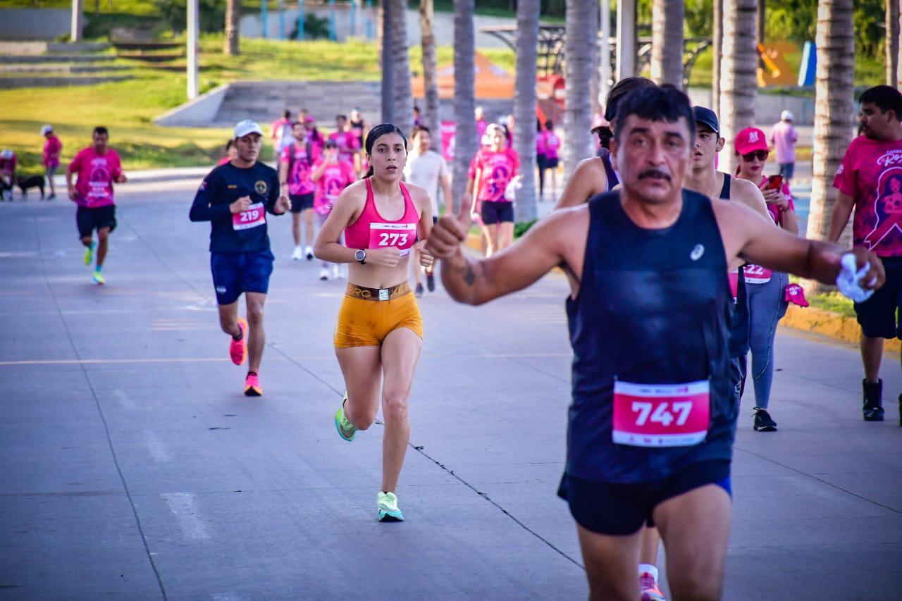 $!Impulsan Alcalde de Mazatlán y su esposa la detección oportuna del cáncer de mama