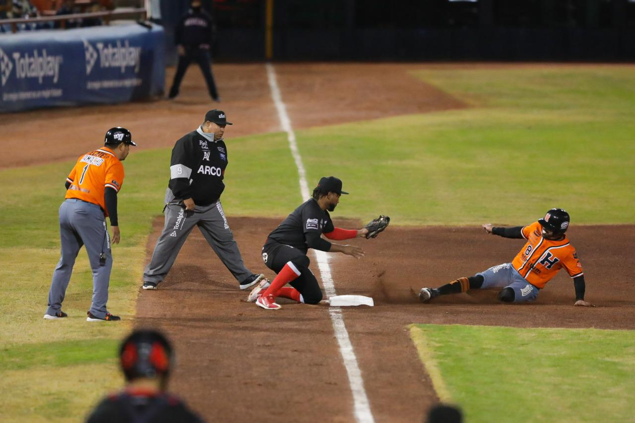 $!Mexicali se queda con la serie ante Hermosillo