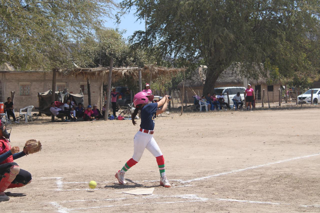 $!Invitan a practicar softbol femenil en Escuinapa