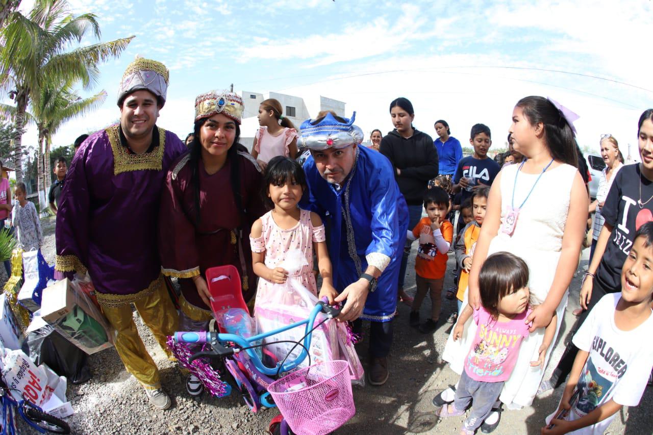 $!¡Gracias! Cumplen los Reyes Magos de Noroeste una vez más con niñas y niños de Mazatlán