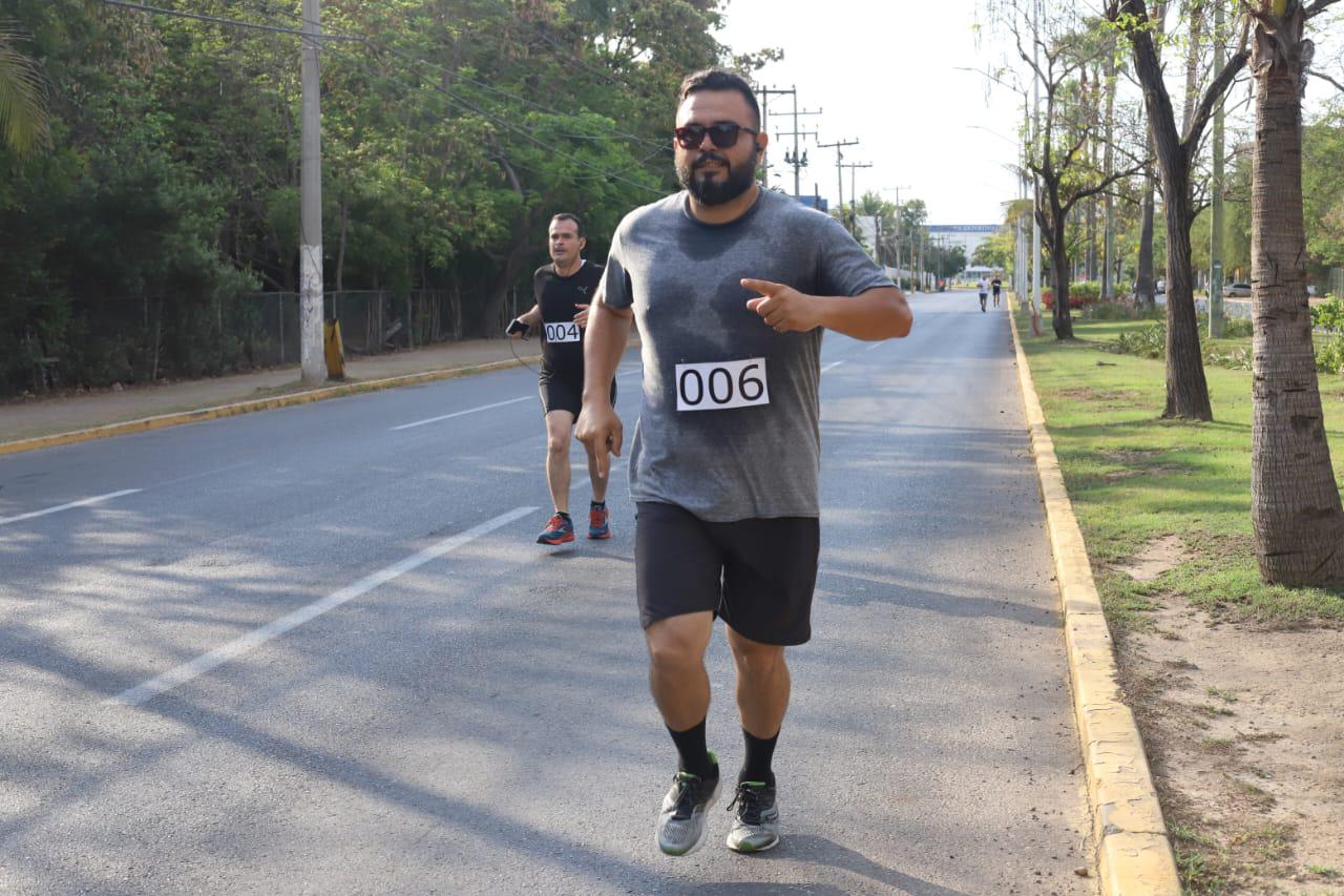 $!Festejan comunicadores Día de la Libertad de Expresión haciendo deporte