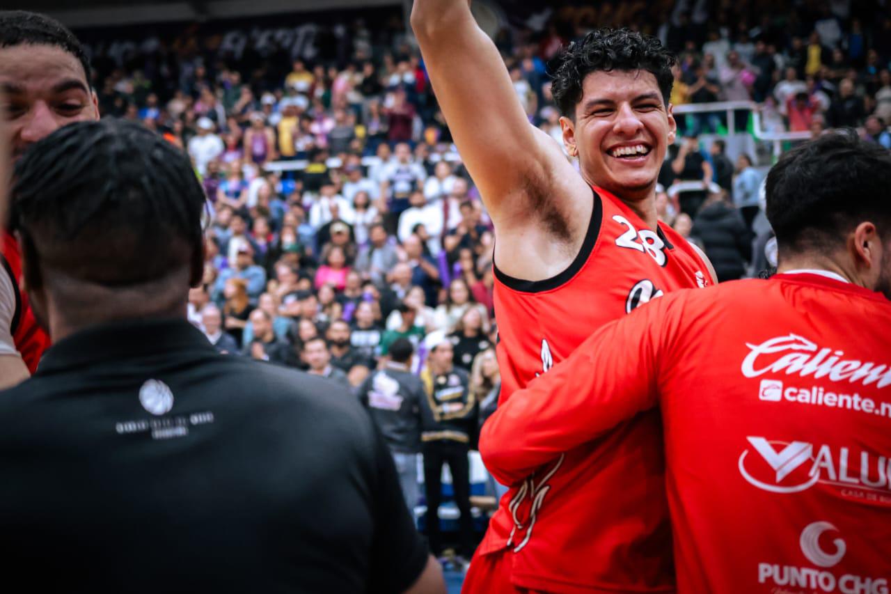 $!Es algo que soñaba conseguir algún día: mazatleco Irving Martínez, campeón en LNBP