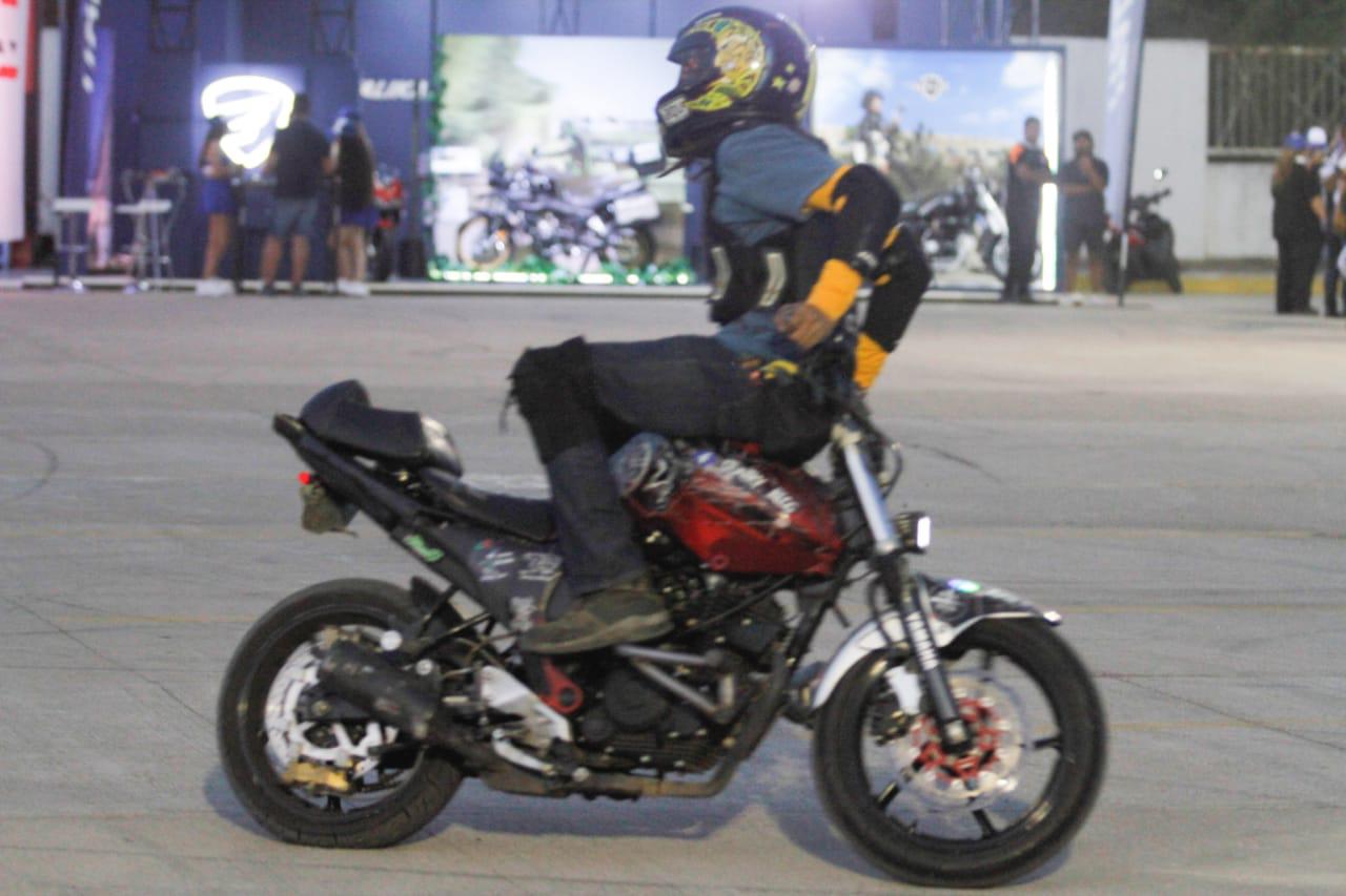 $!Exhiben pilotos acrobacias en Copa Mazatlán Stunt Riders