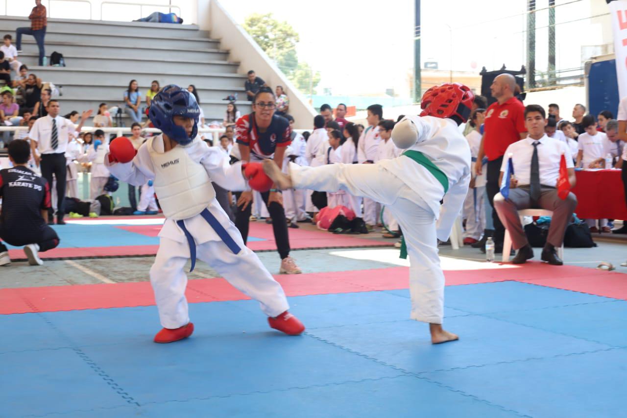 $!Lucen artemarcialistas infantiles en Copa de Karate Noroeste