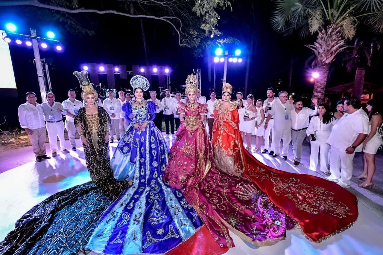 $!Las soberanas de la máxima fiesta porteña: Carolina Ruelas, Reina del Carnaval de Mazatlán; Siu Ling Cotero, Reina de los Juegos Florales, Karen Cabrales, Reina del Carnaval 2013 y la actual Princesa, Catalina Castellanos.