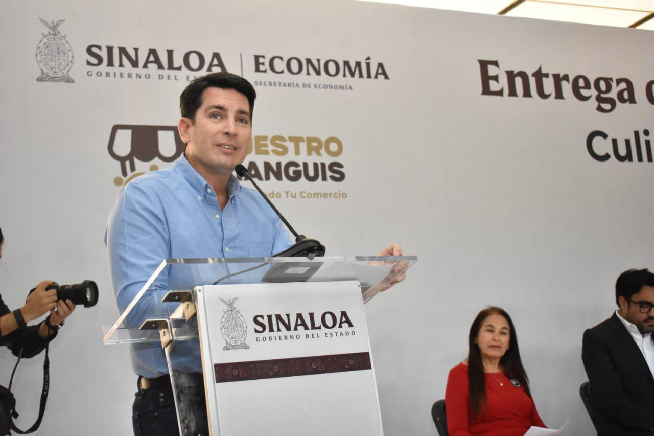 $!Gobierno de Sinaloa entrega 229 equipos para comerciantes ambulantes en Culiacán