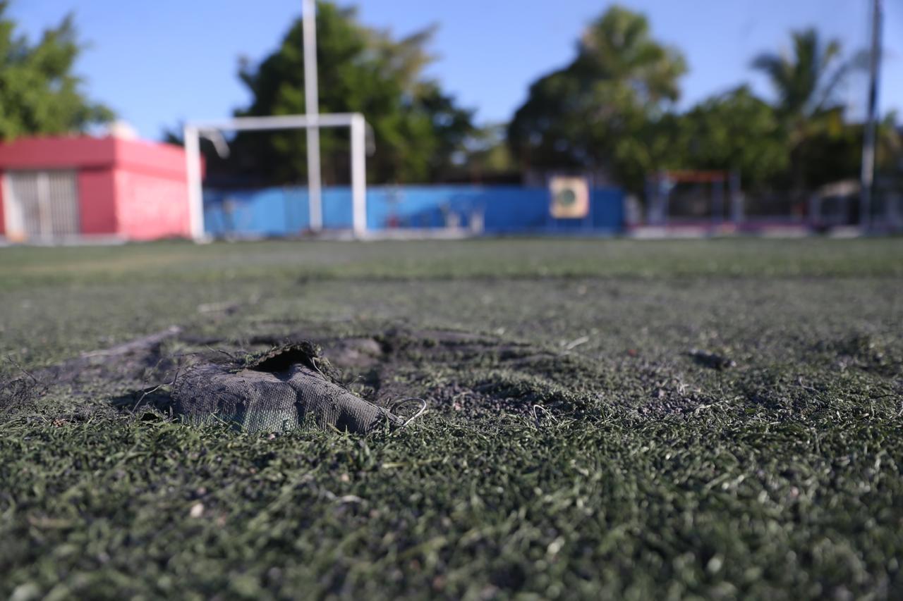 $!Rehabilitan cancha de futbol en Casa Hogar, en Mazatlán