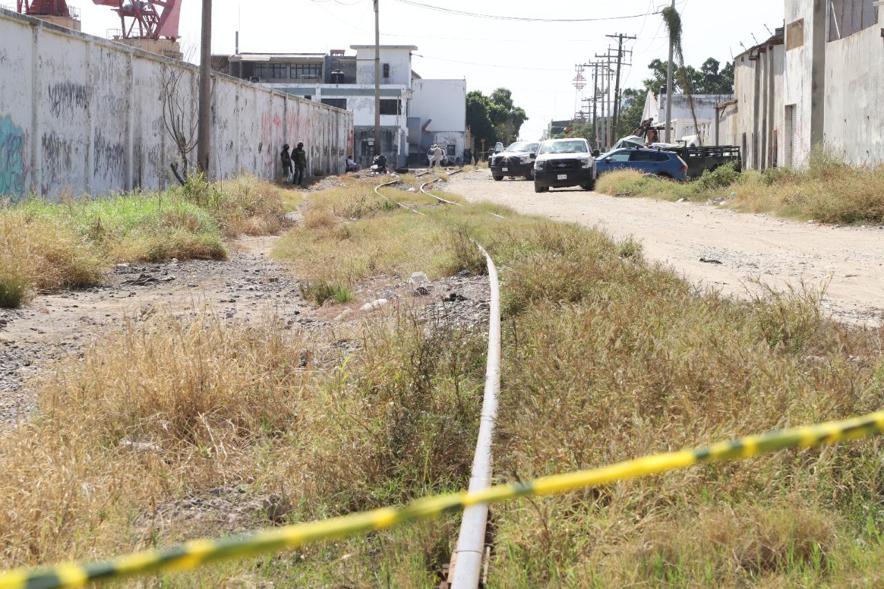 $!Golpe al ‘huachicol’ en Mazatlán: aseguran 10 tomas clandestinas en bodega contigua al puente Juárez