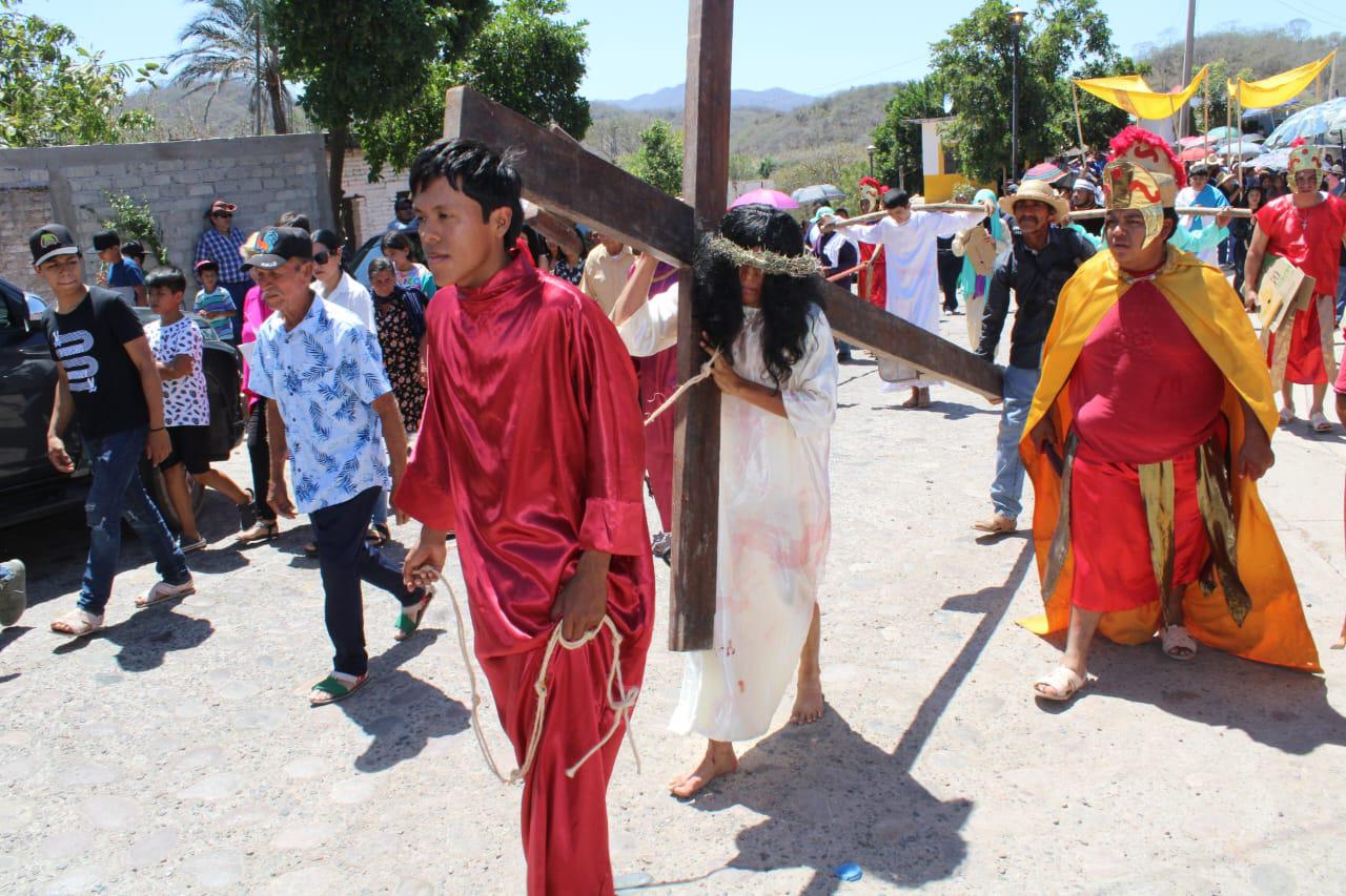 $!Se cumplen 322 años del tradicional Viacrucis de la comunidad indígena de Matatán