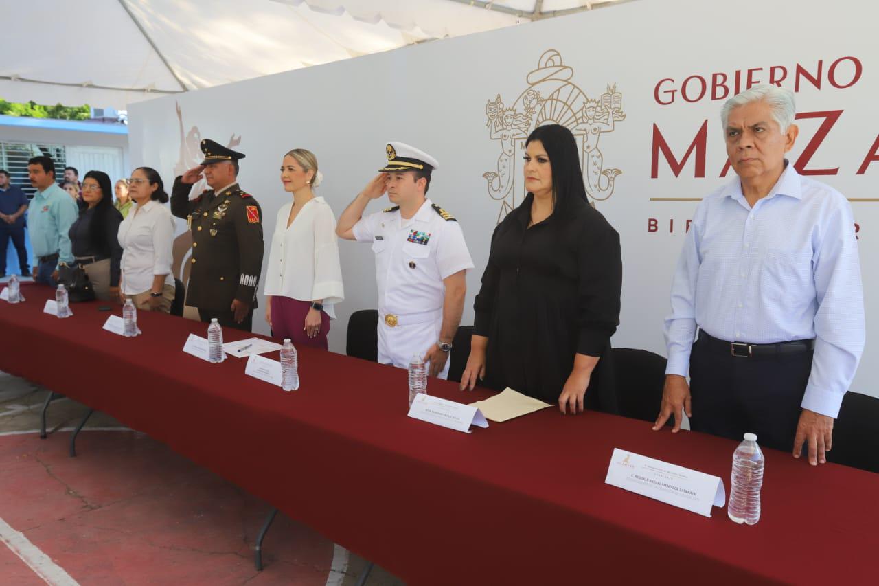 $!Celebra Estrella Palacios primer Lunes Cívico en primaria de la comunidad de Escamillas