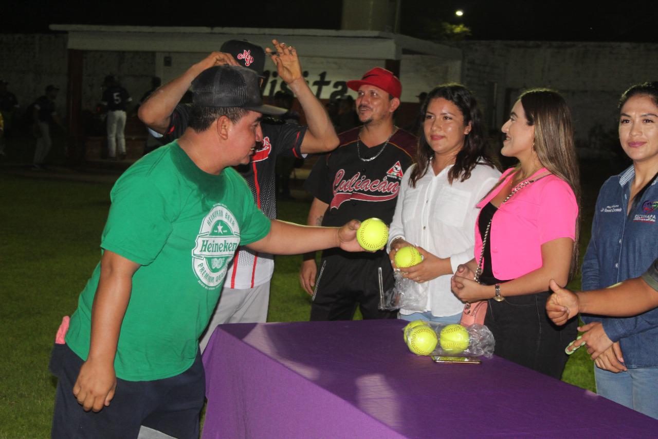 $!Homenajean a González y Muratalla al inaugurarse en Escuinapa ligas de Softbol Novatos y Libre Varonil