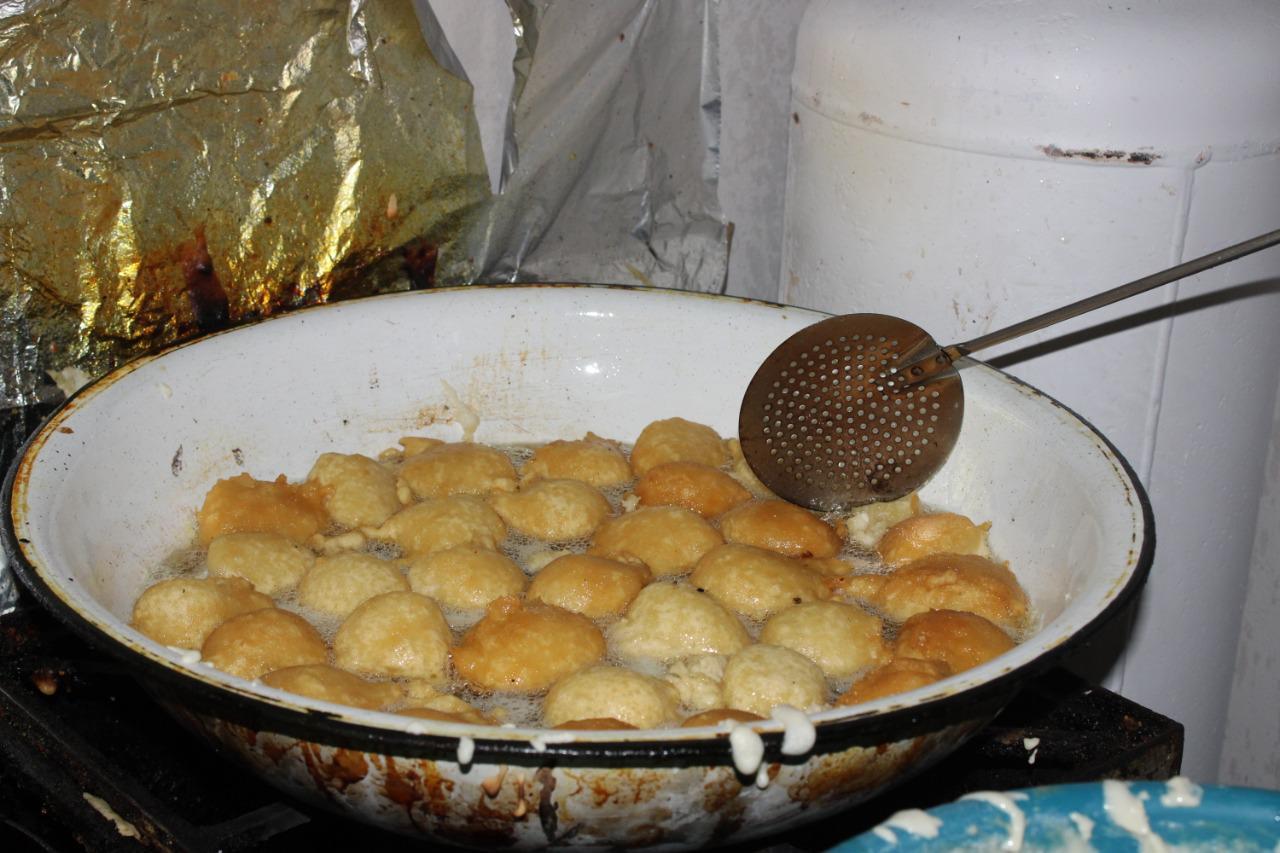 $!El atole, gorditas y bollitos es una tradición en el mercado Miguel Hidalgo, en Escuinapa