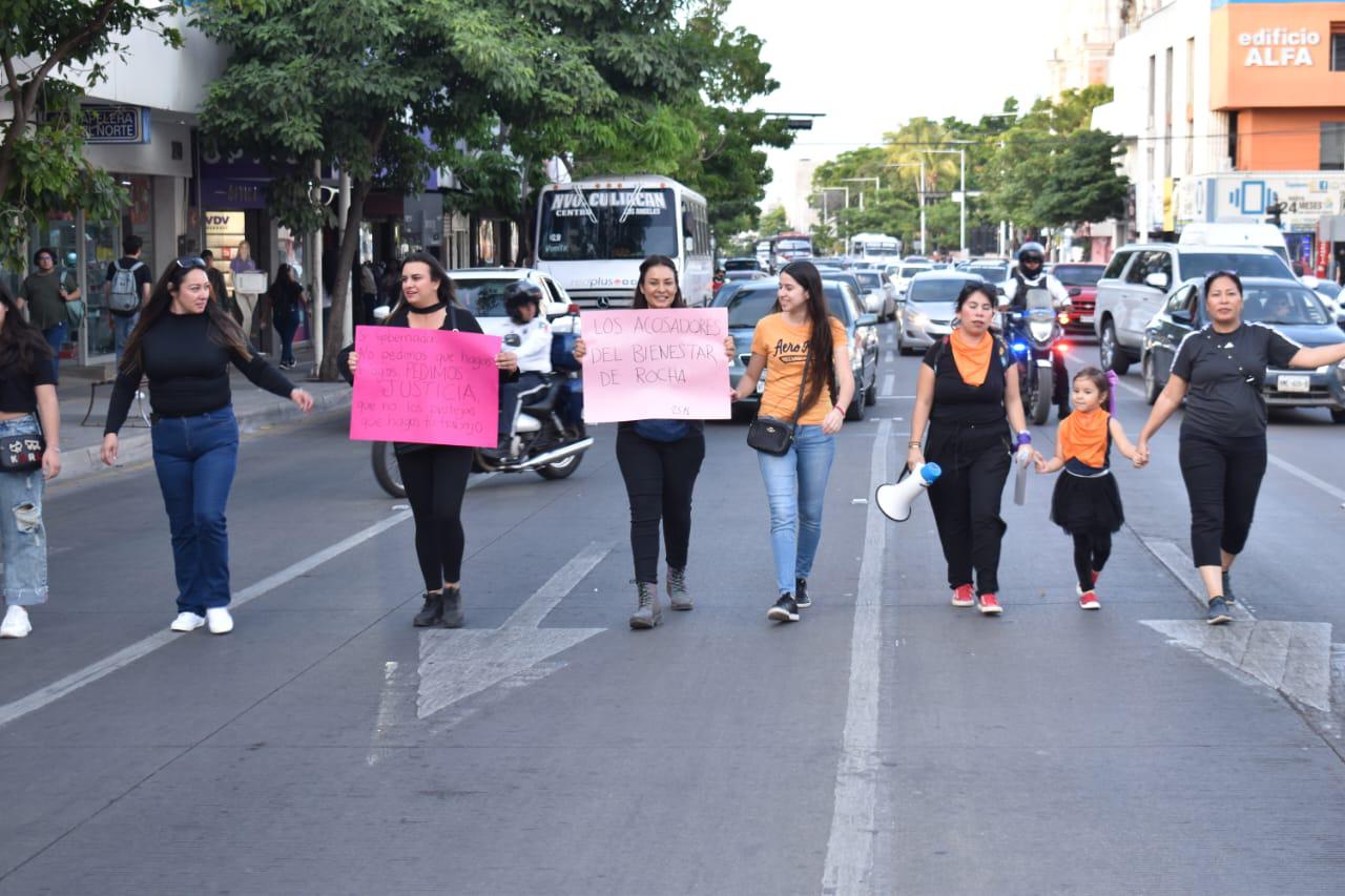 $!Marchan mujeres y acusan violencia sexual por funcionarios en Culiacán