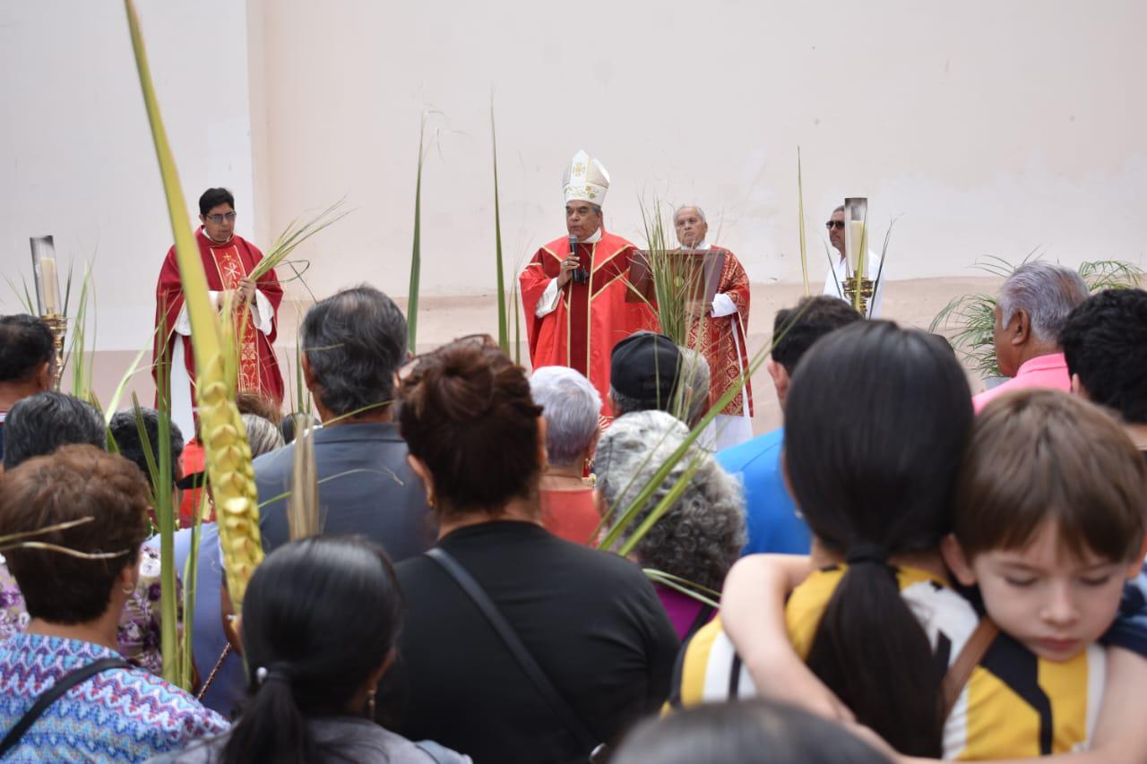 $!Obispo de Culiacán llama a quienes privaron de la libertad a familias a que respeten la dignidad y la vida