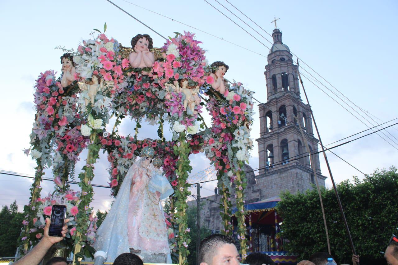 $!Se visten de blanco en la romería de Nuestra Señora del Rosario para pedir por la paz en Sinaloa