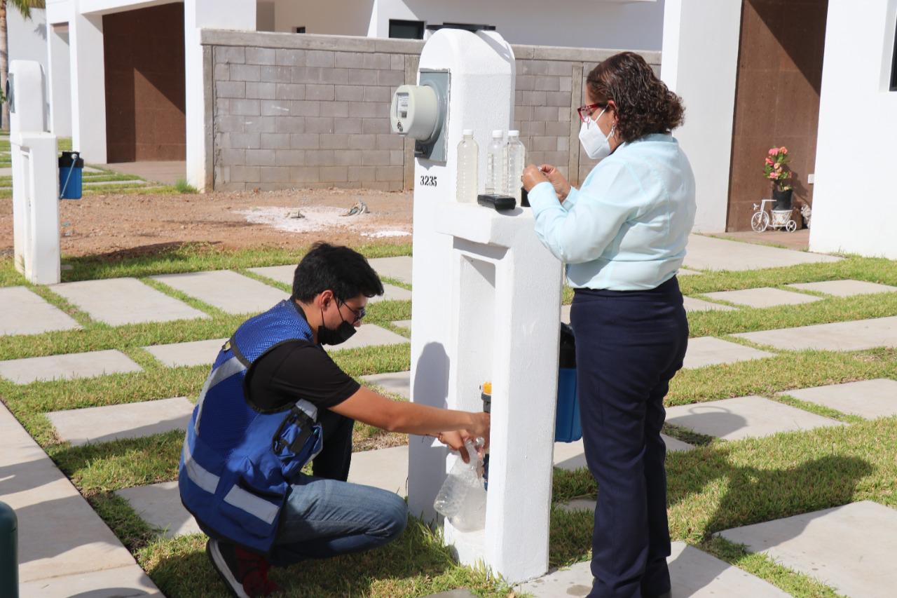 $!Hace muestreo de agua la Jumapam, para demostrar que es potable