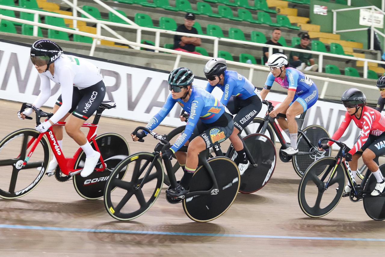 $!Sinaloense Yarely Salazar sube al podio con medalla de plata en Colombia