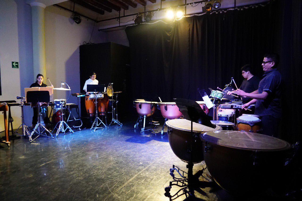 $!Los estudiantes de percusión durante el concierto de fin de cursos.