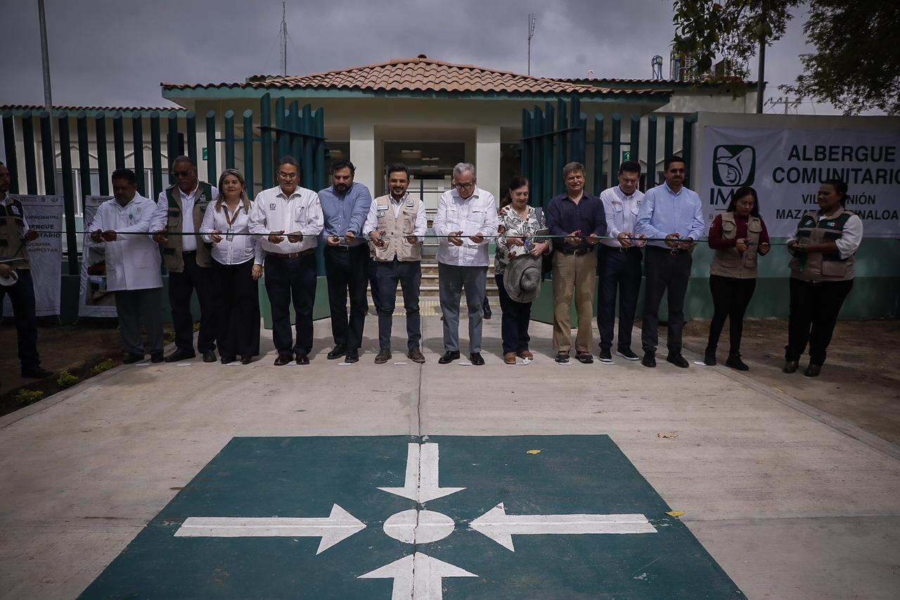 $!Rubén Rocha Moya y Zoé Robledo inauguran albergue comunitario en Villa Unión