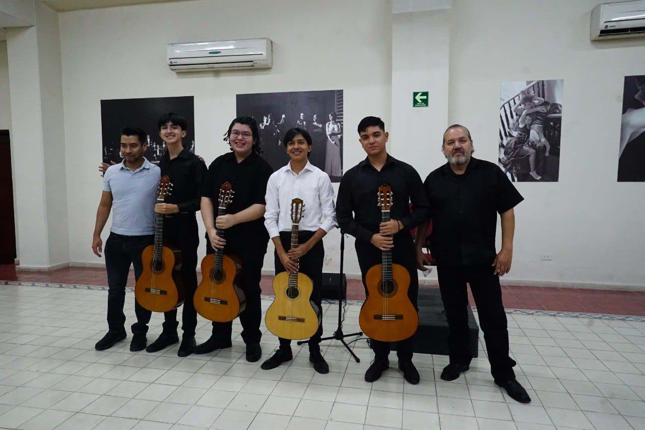 $!La pureza del romanticismo, los elementos ornamentales del Barroco y la armonía del Clasicismo fueron presentados por los alumnos.