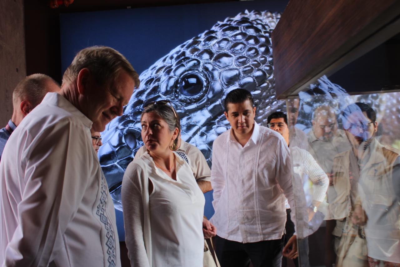 $!Embajador de Canadá y Cónsul visitan Gran Acuario Mazatlán en gira de trabajo