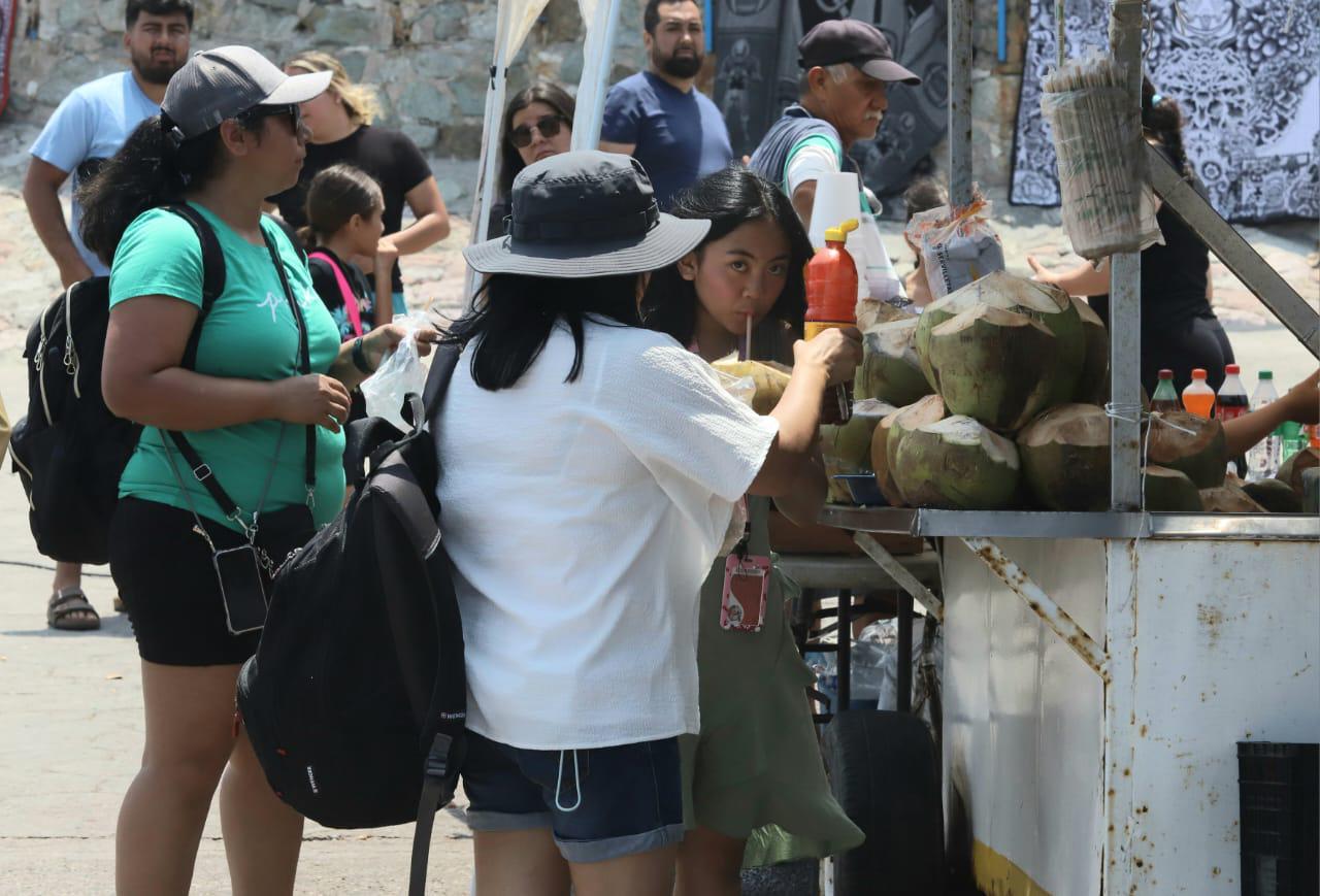 $!Llegan en dos días más de 8 mil visitantes a Mazatlán a bordo de cruceros