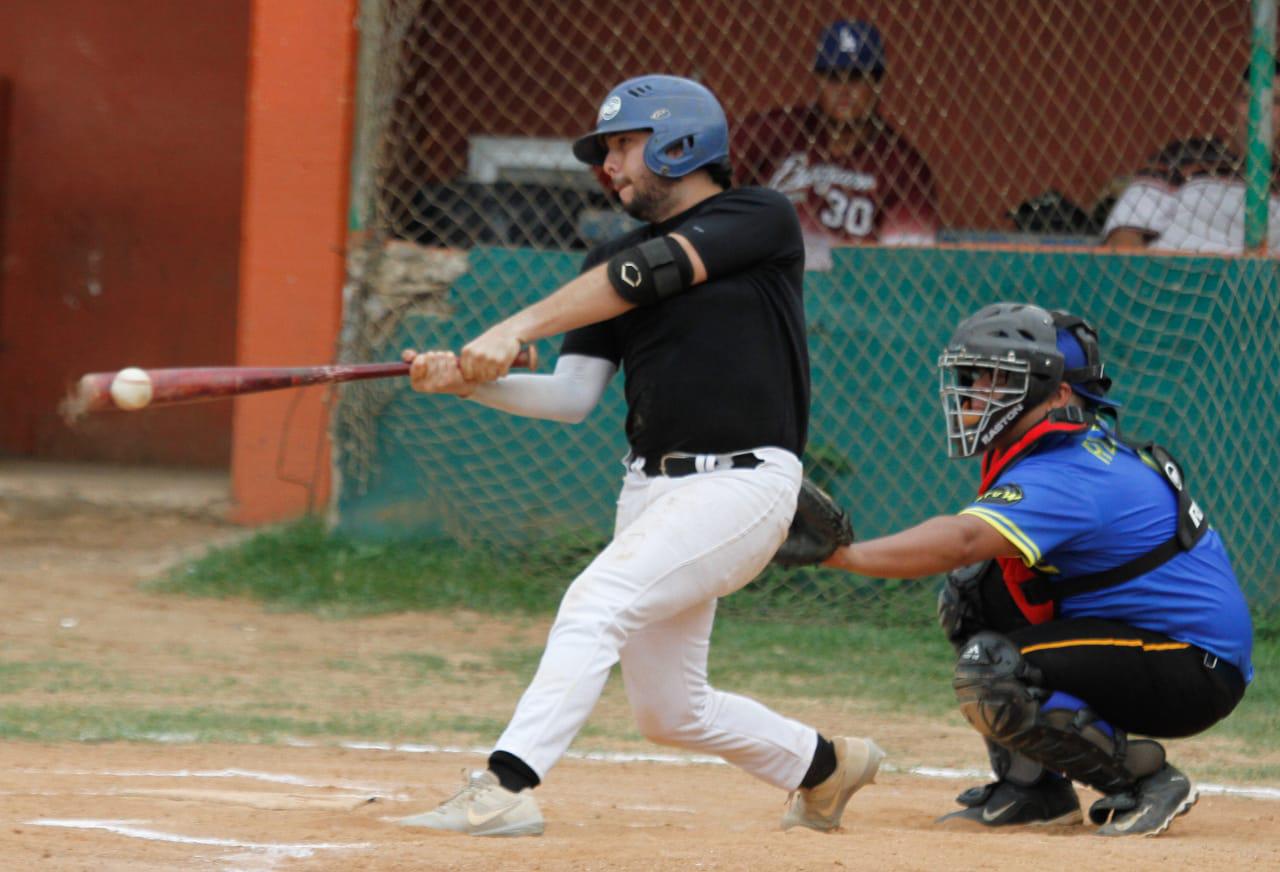 $!Hotel El Cid mejora marca en Liga de Beisbol Meseros al Bat