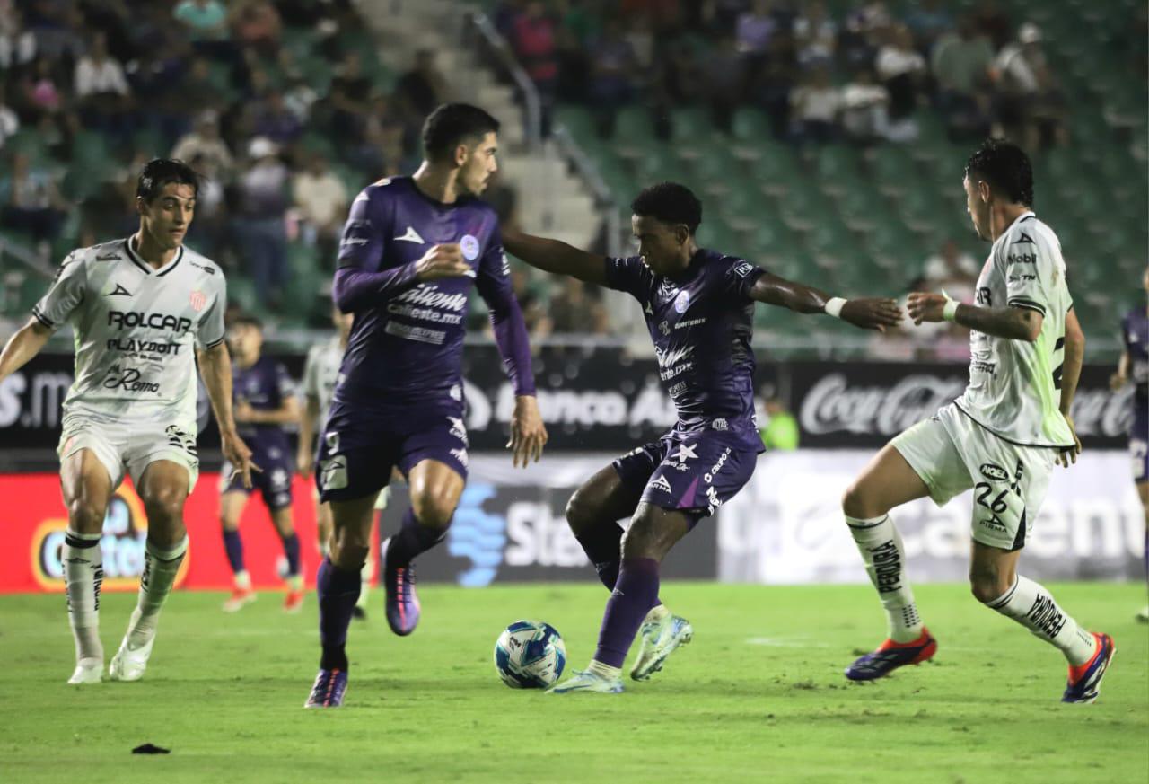 $!Mazatlán FC y Necaxa dividen puntos en El Encanto tras un tedioso empate sin goles