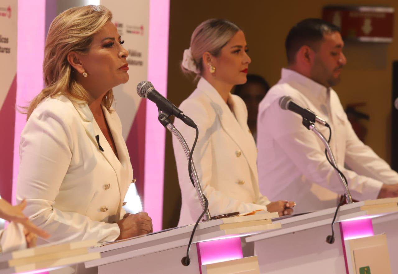 $!Se confrontan candidatos a la Alcaldía de Mazatlán en el debate del IEES