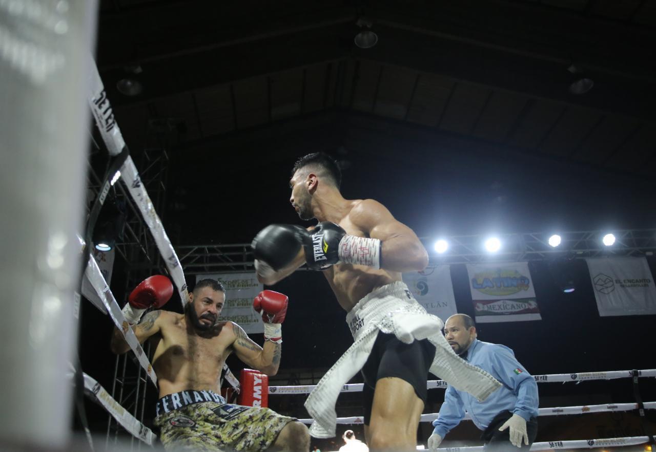 $!Salen con el brazo en alto ‘Chinito’ Amaro y argentinos en la cancha Germán Evers