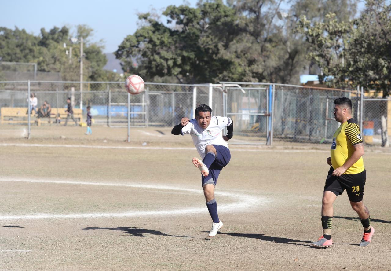 $!Deportivo Dr. Christian Muñoz continúa invicto en la Liga Intermédicos