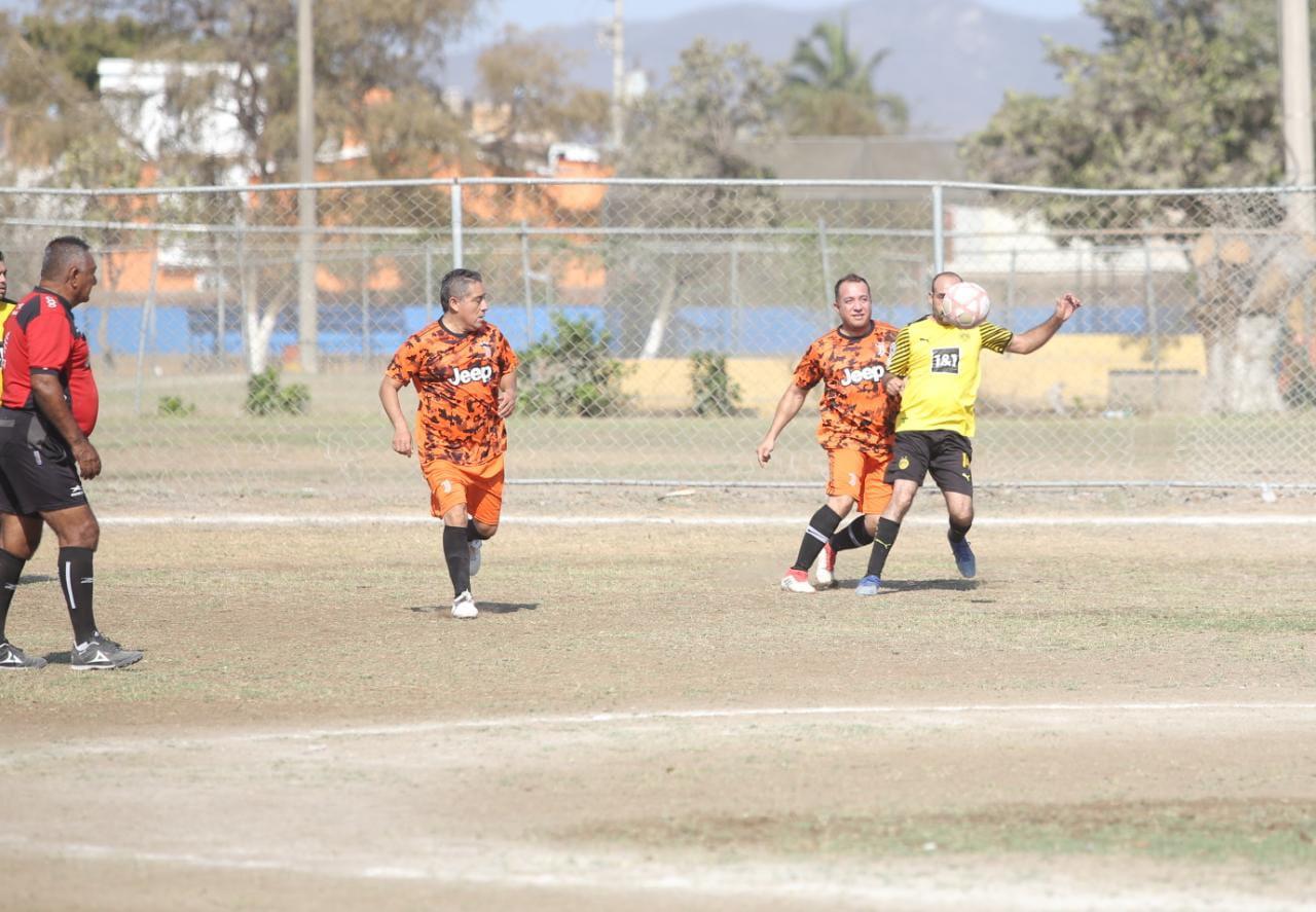 $!Sufre duro traspié Hospital General en la Liga de Futbol Intermédicos