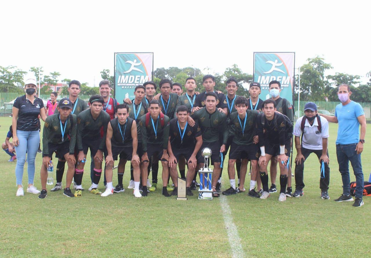 $!D’portenis pinta de azul el título de la Primera Fuerza Juvenil