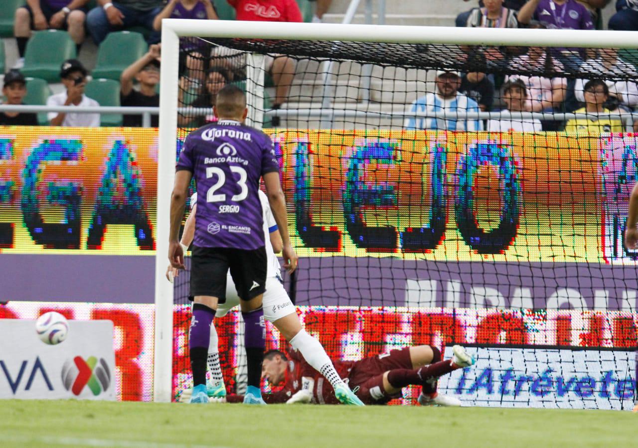 $!Mazatlán sufre goleada y alarga racha sin poder ganar en casa