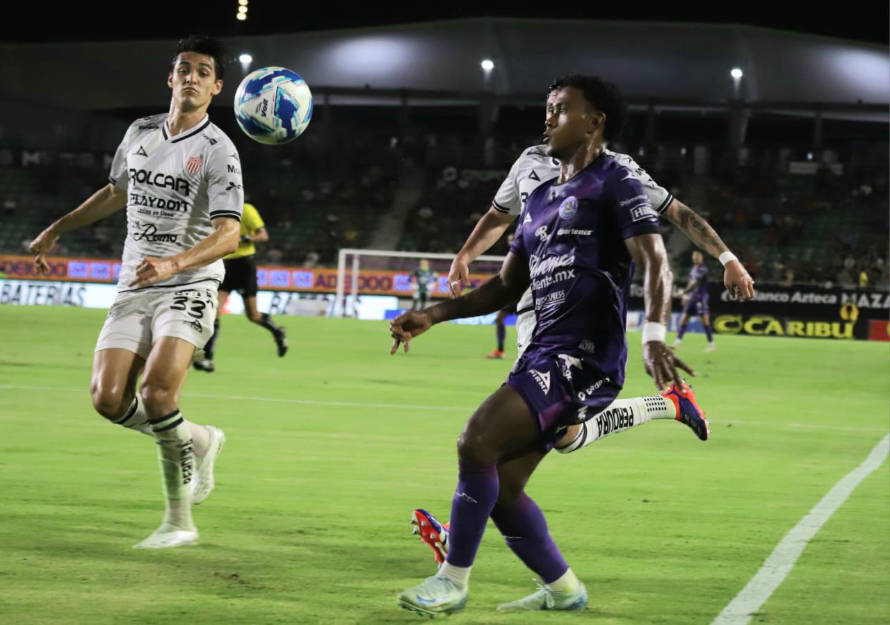 $!Mazatlán FC y Necaxa dividen puntos en El Encanto tras un tedioso empate sin goles