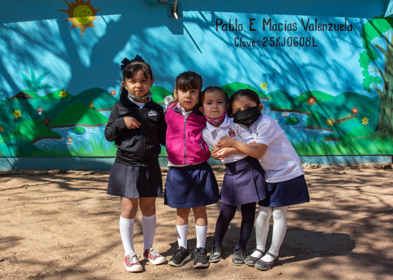 $!Nayeli atendía a los alumnos en su casa, en la Bebelama de San Lorenzo, para evitar el rezago y abandono escolar