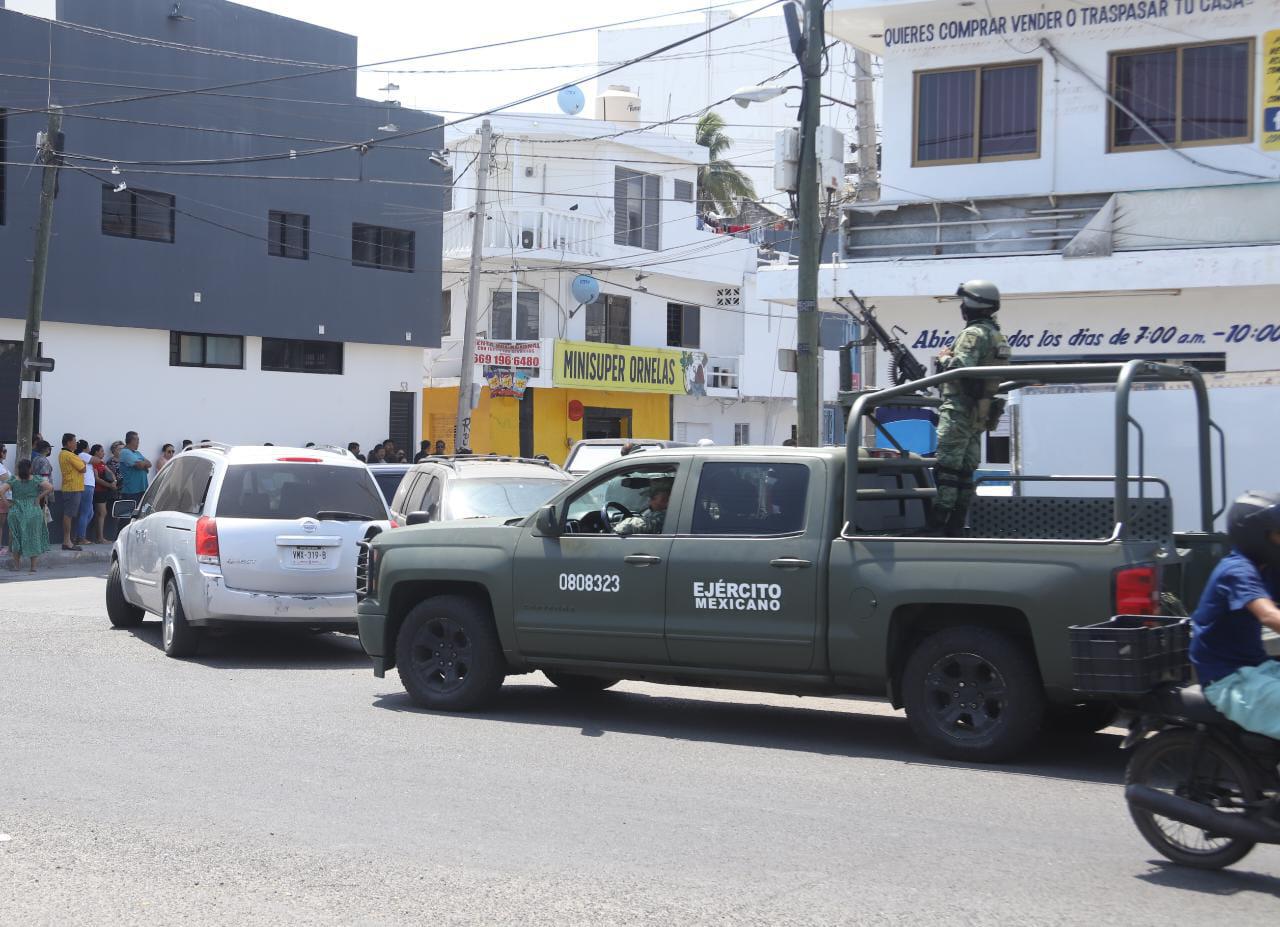 $!Asesinan a una joven en asalto a minisúper de la Reforma, en Mazatlán