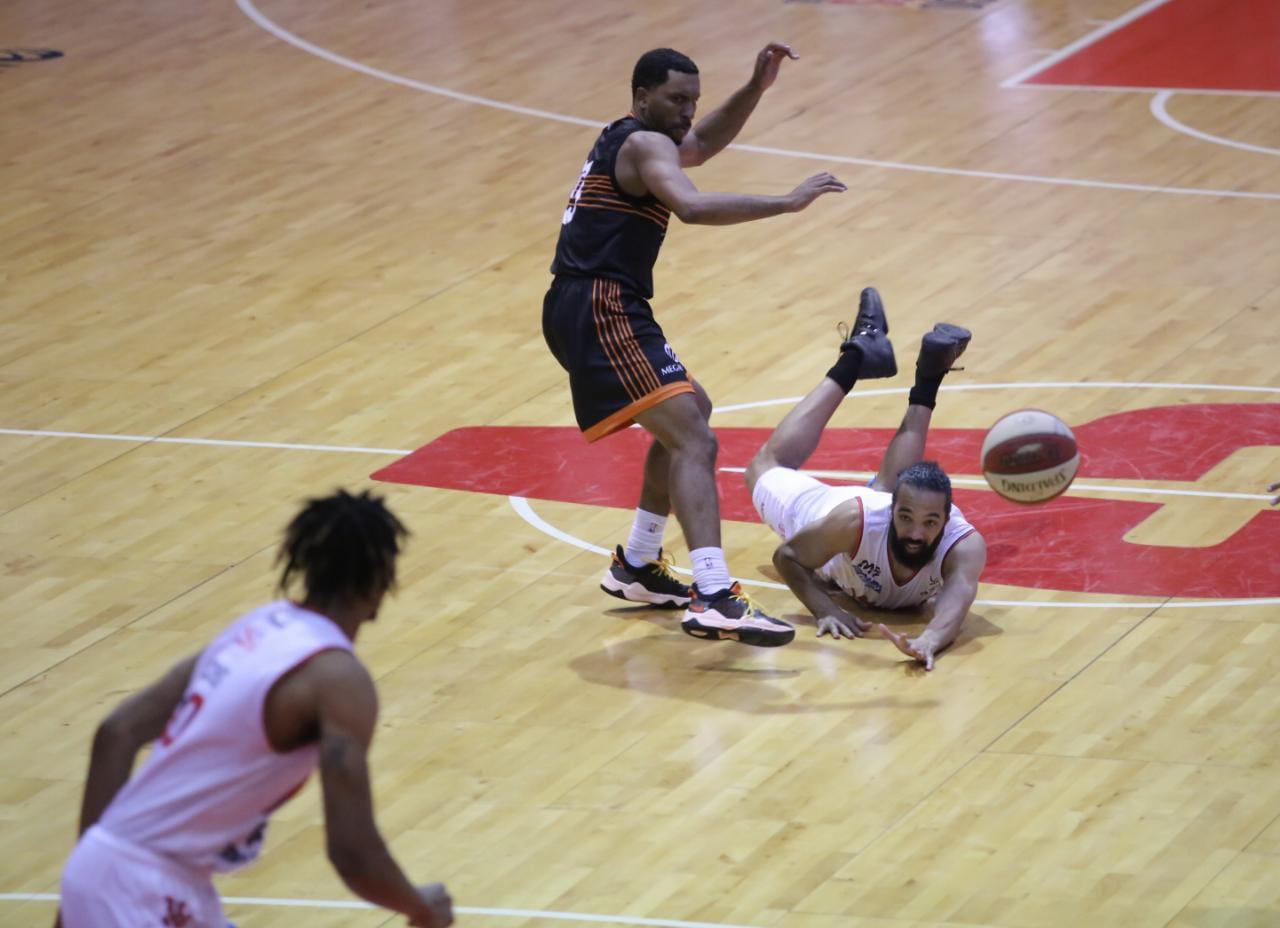 $!Venados Basketball deja escapar la serie ante Pioneros