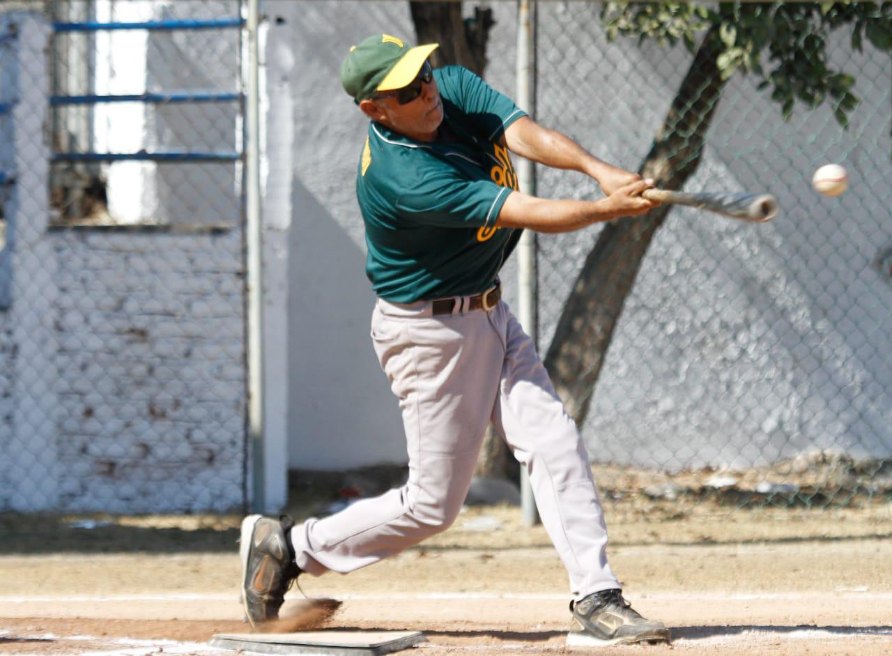 $!Recuerdan a Jesús Flores en partido amistoso de beisbol de ex Raiders