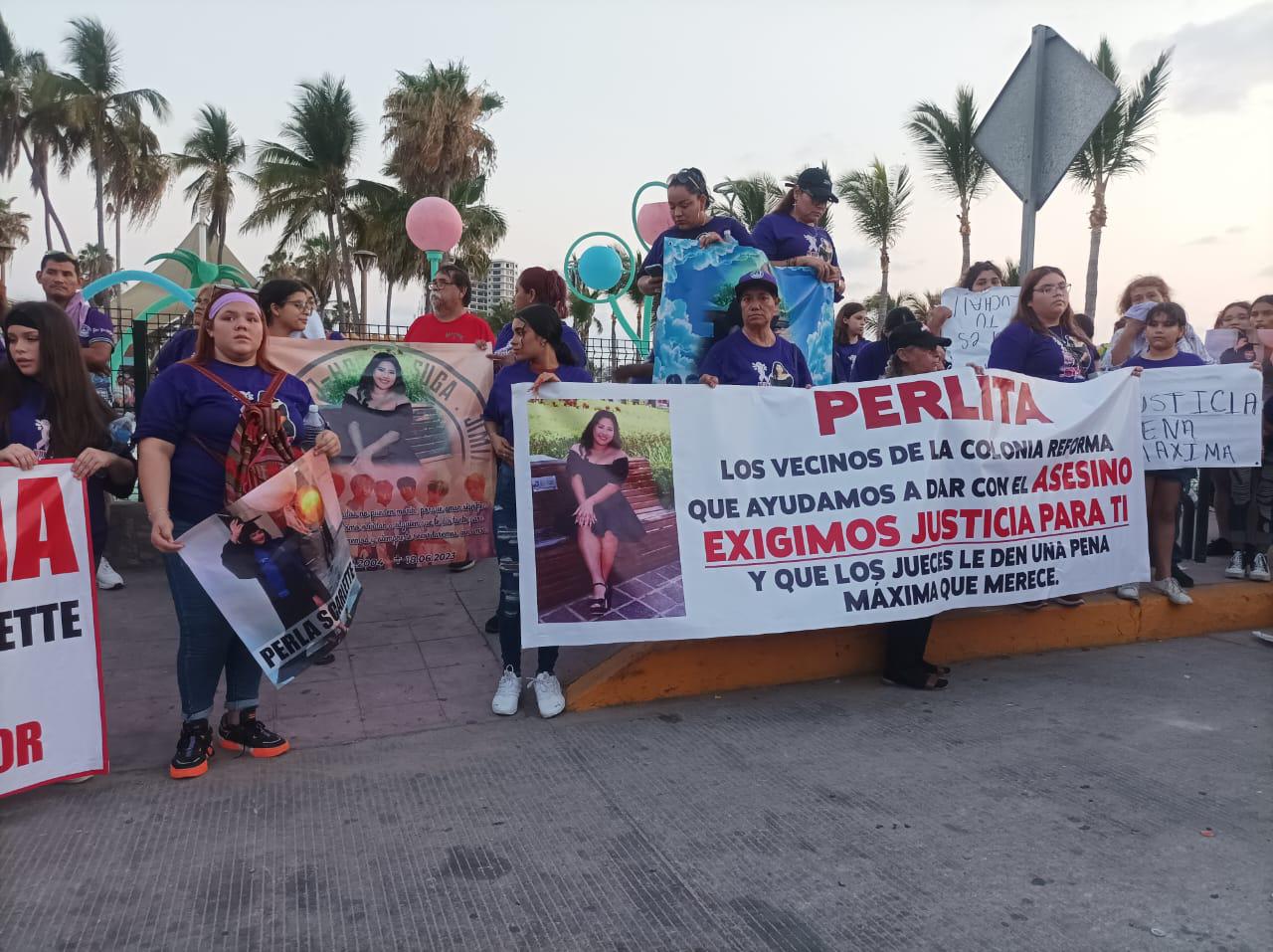 $!Marchan para exigir justicia para Perla Scarlett, asesinada en Mazatlán