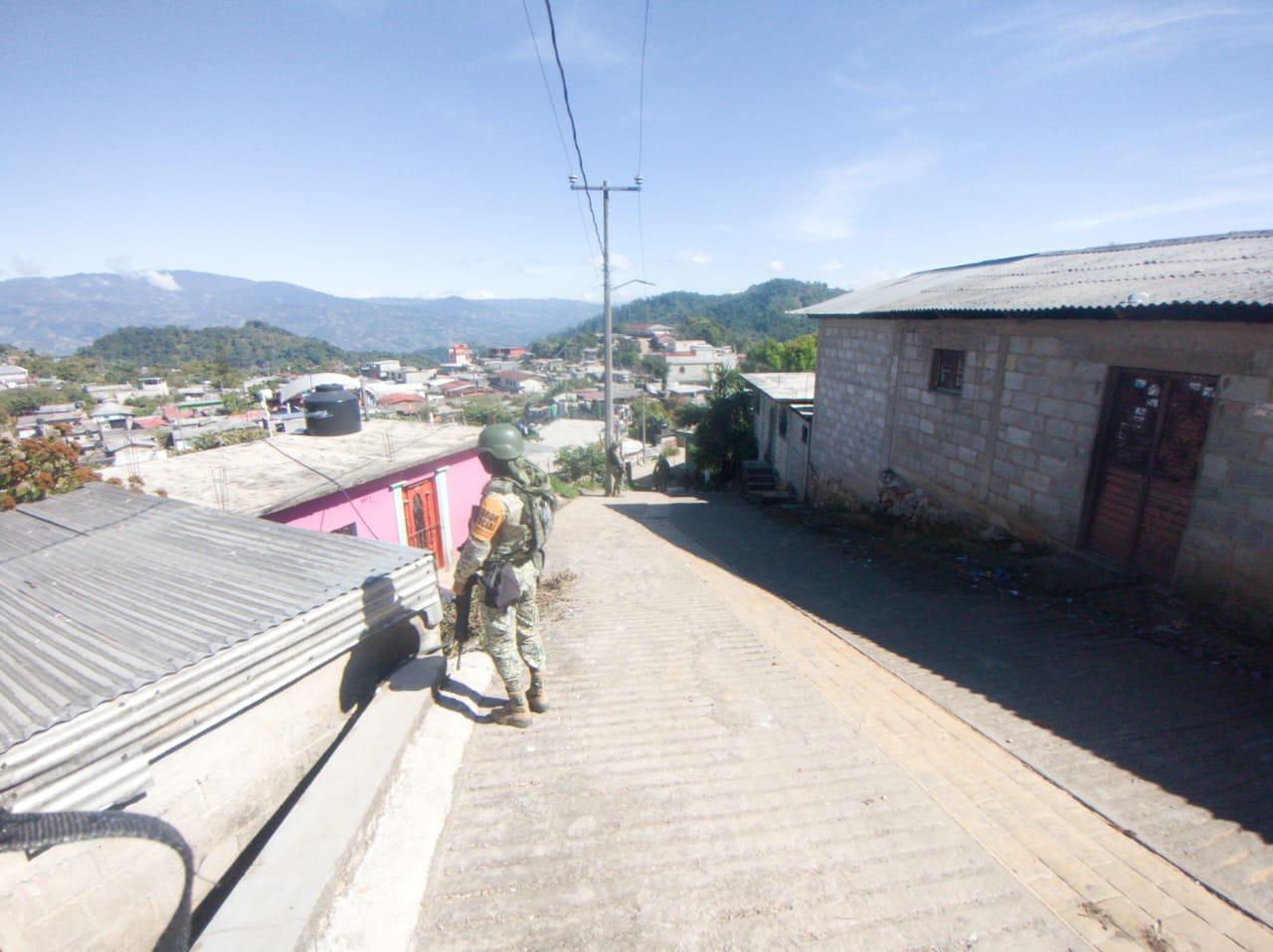 $!Alcaldía de Pantelhó, Chiapas, es liberada por autodefensas ‘El Machete’