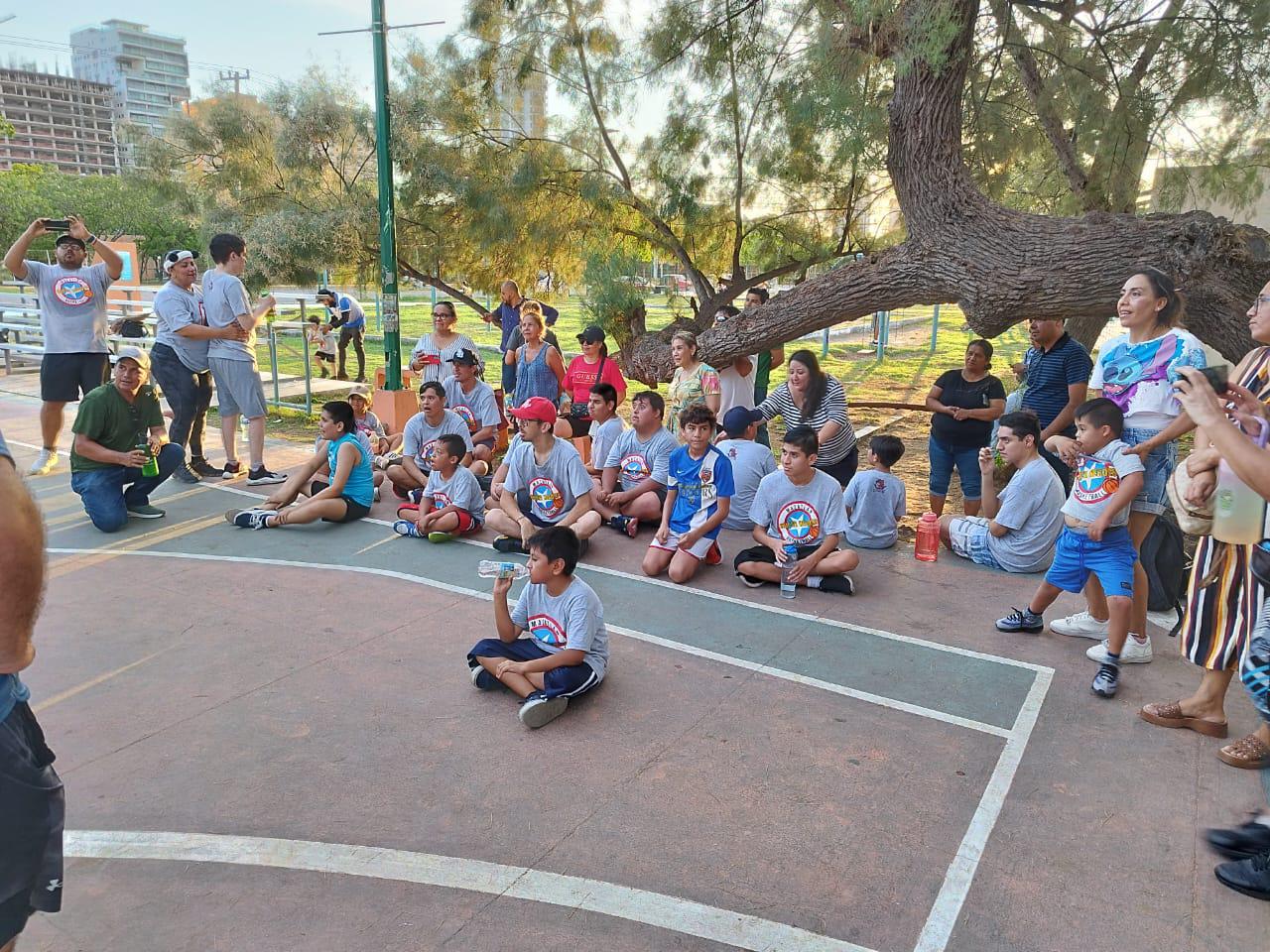 $!Piratas Basketball estrecha lazos de amistad con Súper Héroes Mazatlán